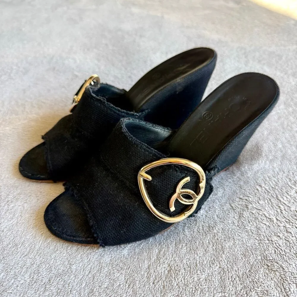 Chanel Women’s Black Canvas CC Heart Buckle Wedge Slide Sandals size 37.5